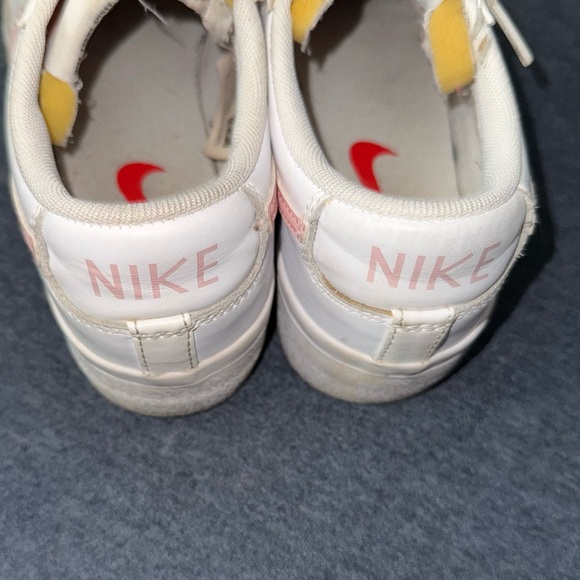 Nike White and Cream Women's Blazer Platform Shoes - Picture 5 of 7